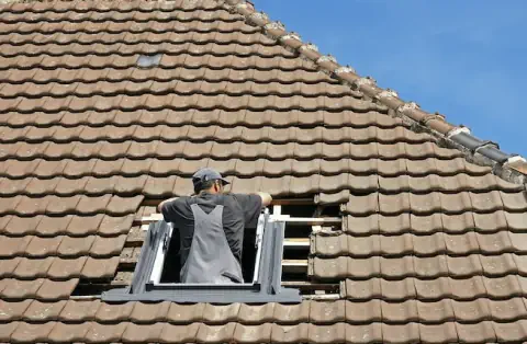 Pose de velux - Montreuillon